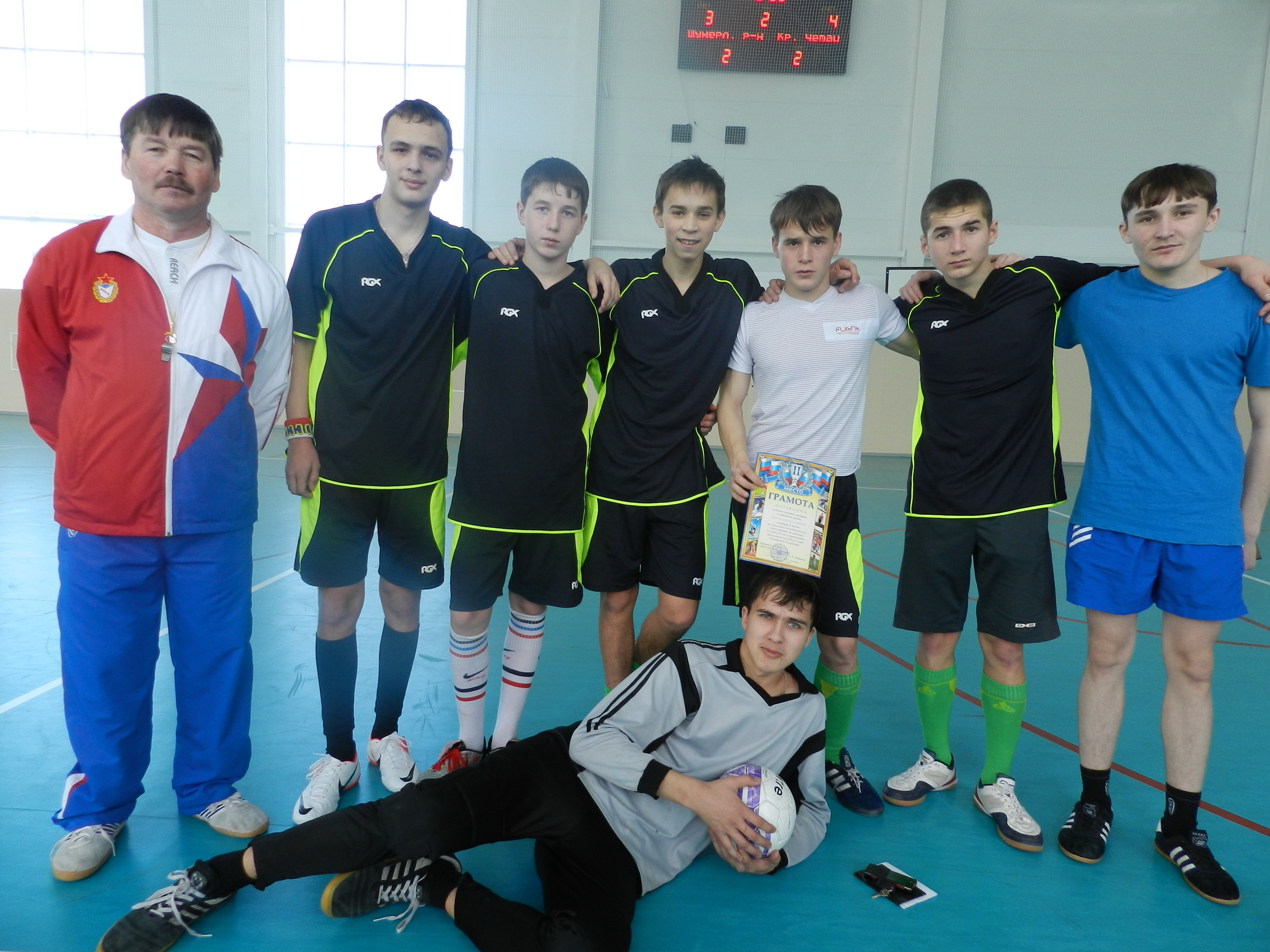 Команда красночетайских школьников заняла второе место в зональных республиканских соревнованиях по футзалу